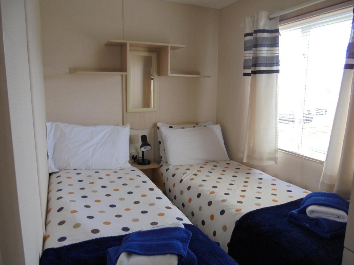 チャペル・セント・レオナルズ6 Berth On Golden Anchorアパートメント エクステリア 写真